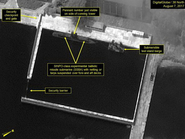 Ảnh vệ tinh chụp căn cứ tàu ngầm ở Triều Tiên - Ảnh: 38 North