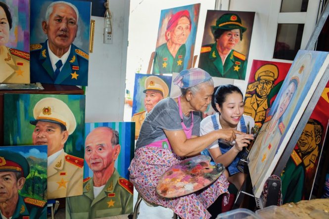 Họa sĩ Đặng Ái Việt, 69 tuổi với ước mơ vẽ chân dung các Bà mẹ Việt Nam Anh hùng ở mọi miền Tổ quốc