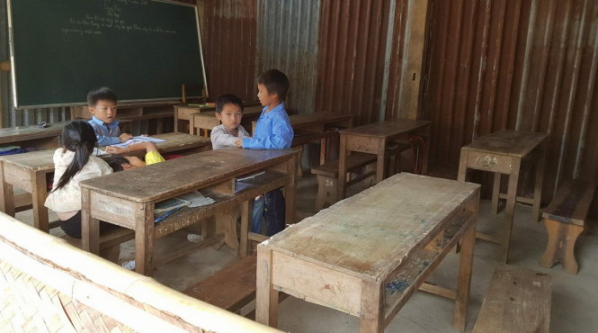 Sáng 14-8, học sinh Trường tiểu học Hoang Thèn, huyện Phong Thổ, Lai Châu đến trường bắt đầu năm học mới  - Ảnh: Cô giáo NGUYỄN QUỲNH