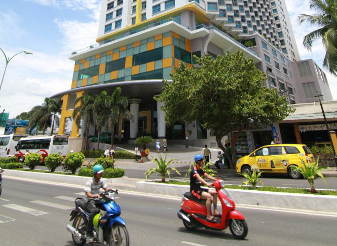 Một dự án nhà cao tầng có căn hộ condotel tại TP Nha Trang - Ảnh: TR.TÂN