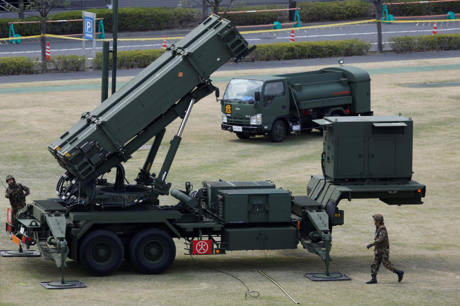 Hệ thống phòng thủ tên lửa Patriot của Nhật Bản trong một đợt triển khai đối phó nguy cơ từ Triều Tiên - Ảnh: REUTERS