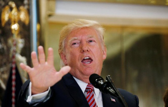 Ông Trump cho rằng phe cánh tả và cánh hữu đều có lỗi trong vụ bạo lực tại Virginia - Ảnh: Reuters
