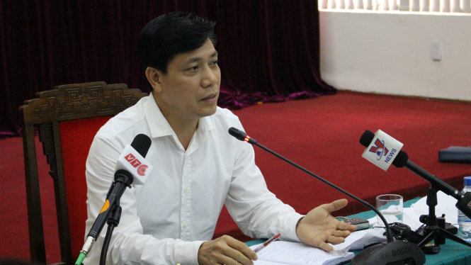 Thứ trưởng Nguyễn Ngọc Đông trả lời báo chí tại buổi họp báo về trạm thu phí Cai Lậy - Ảnh CHÍ TUỆ