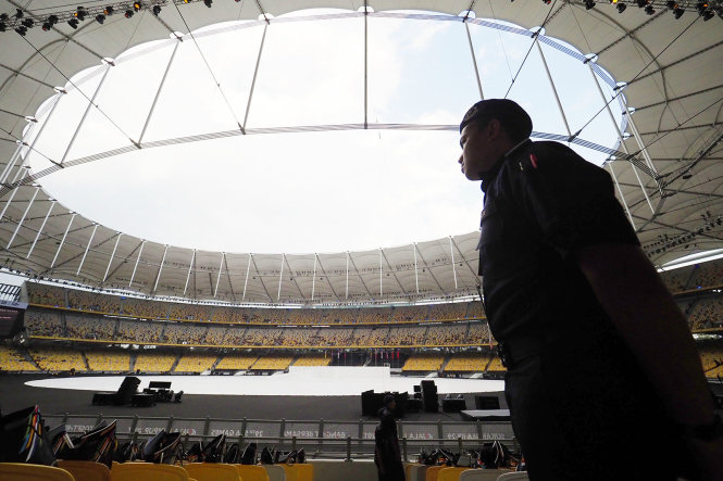 Trước giờ khai mạc SEA Games 29, an ninh được thắt chặt tại sân vận động Bukit Jalil. Ảnh: NGUYỄN KHÁNH