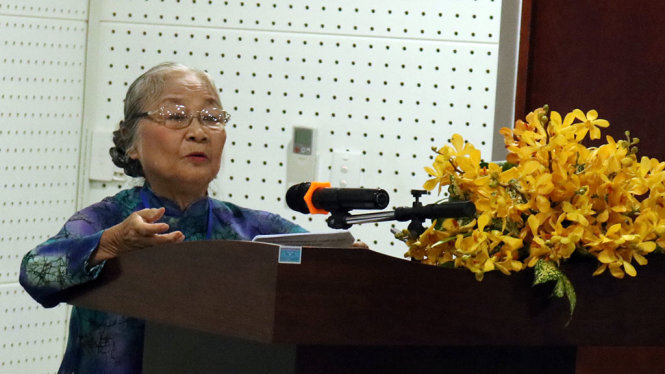 Nhà giáo Huỳnh Thiện Kim Tuyến phát biểu tại hội thảo - Ảnh: NGUYÊN NGỌC