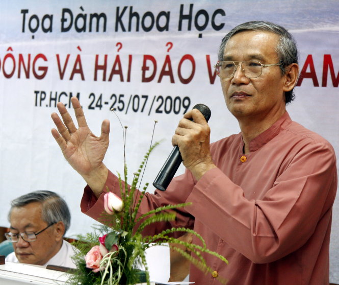 TS Nguyễn Nhã phát biểu trong một tọa đàm về chủ quyền biển đảo - Ảnh: L.Điền