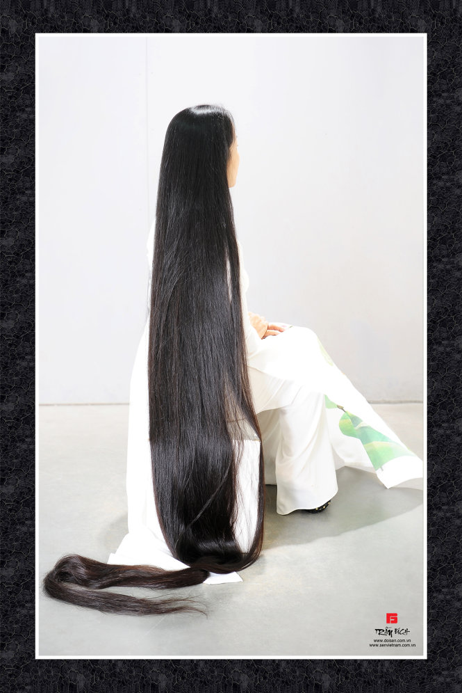 Clip Cô gái tóc mây Khánh Linh nói về mái tóc dài 14 m  Báo Người lao  động