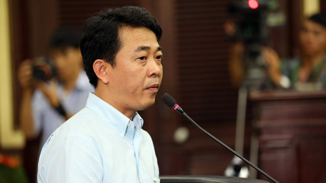 Bị cáo Nguyễn Minh Hùng - Nguyên chủ tịch HĐQT kiêm tổng giám đốc Công ty Cổ phần VN Pharma được Viện KSND TP.HCM đề nghị mức án từ 10 đến 12 năm tù - Ảnh: HỮU KHOA