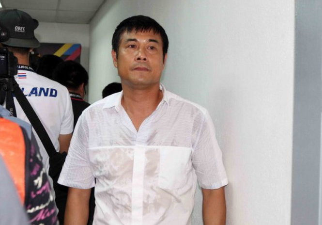 HLV Nguyễn Hữu Thắng buồn bã trong buổi họp báo sau trận đấu. Ảnh: N.K