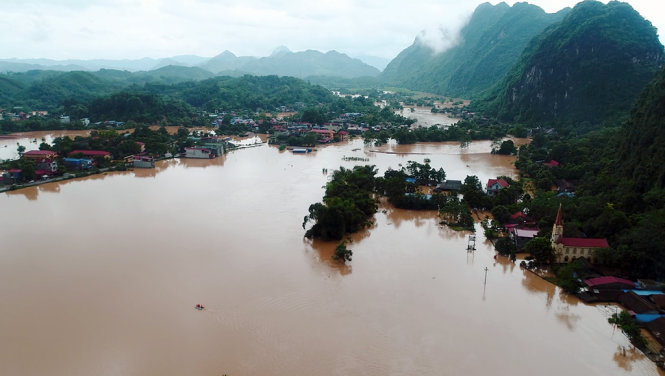 Huyện Định Hóa, Thái Nguyên chìm sâu trong “biển nước” ảnh chụp chiều ngày 25-8 - Ảnh : QUẾ CHI