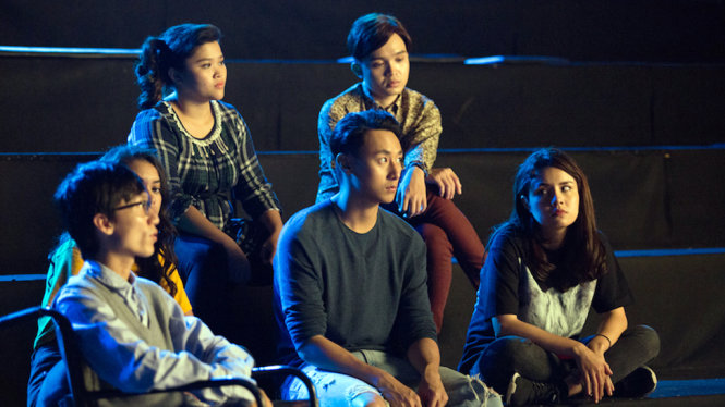 Nhóm nhạc Glee những ngày đầu mới thành lập trong phiên bản Glee Việt - Ảnh: ĐPCC