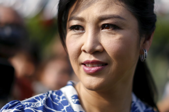 Cựu thủ tướng Yingluck Shinawatra tiếp đoàn nhà báo nước ngoài tại tư gia của bà ở Bangkok vào tháng 2-2016 - Ảnh: REUTERS