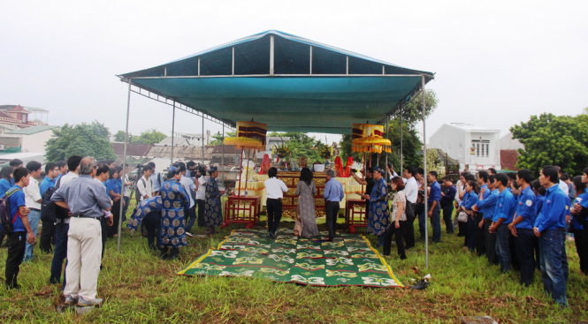 Khung cảnh trang nghiêm tại nghi lễ nhập đất ở đàn Xã Tắc - biểu tượng cho đất đai Tổ quốc - Ảnh: MINH AN