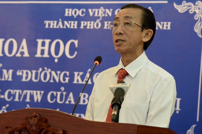 Ông Trầng Hoàng Ngân, giám đốc Học viện Cán bộ phát biểu tại buổi Hội thảo khoa học - giá trị bền vững của tác phẩm
