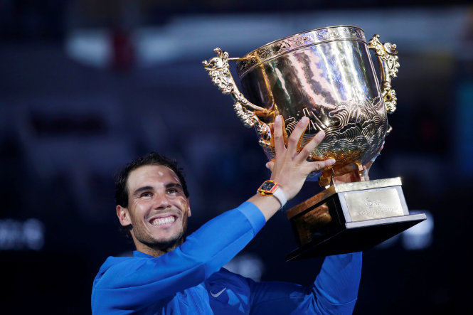 Nadal nang cao chức vô địch China Open 2017. Ảnh: REUTERS