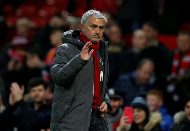 ​M.U chuẩn bị gia hạn hợp đồng với Mourinho