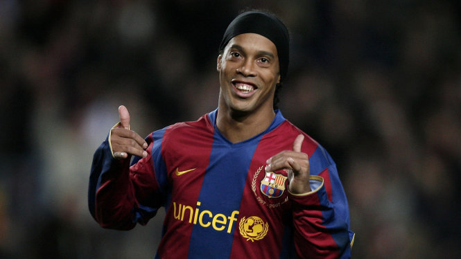 Ronaldinho Những khoảnh khắc thiên tài và thác loạn tại AC Milan