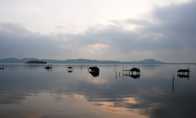 Tren dam O Loan, ảnh Dương Thanh Xuân