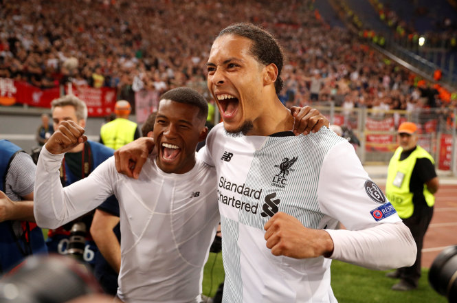 Niềm vui của các cầu thủ Liverpool sau khi đoạt vé vào chung kết. Ảnh: REUTERS
