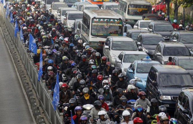 Thủ đô Jakarta của Indonesia cũng sắp sửa cấm xe máy? Ảnh: Indonesia Expat