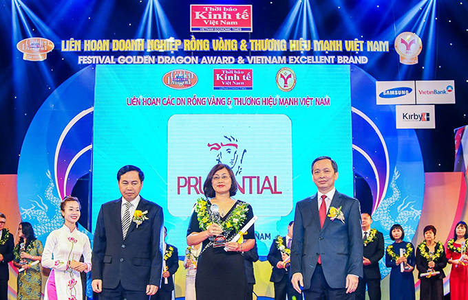 Prudential nhận giải thưởng Rồng Vàng dịch vụ tài chính xuất sắc nhất