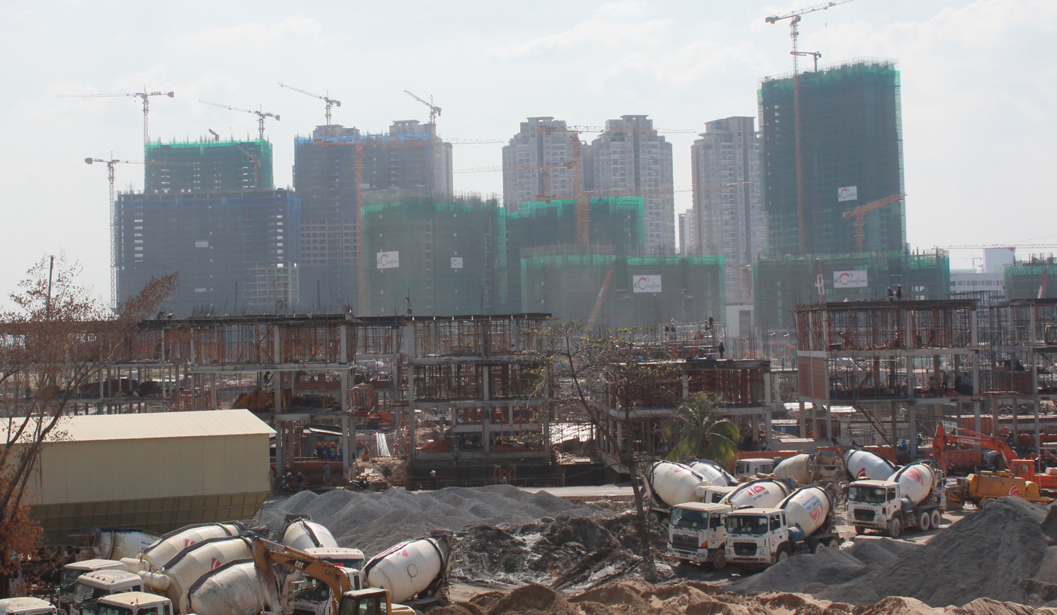 Dự án Vinhome với quy mô hàng ngàn căn hộ đang triển khai khá nhanh tại Q.Bình Thạnh, TP.HCM - Ảnh: Đ.Dân