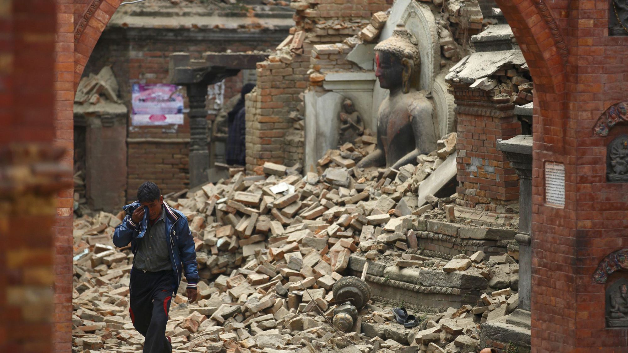 Động đất ở Nepal gây thiệt hại về người và của, nhân loại cũng mất đi những di sản văn hóa vô giá - Ảnh: Reuters