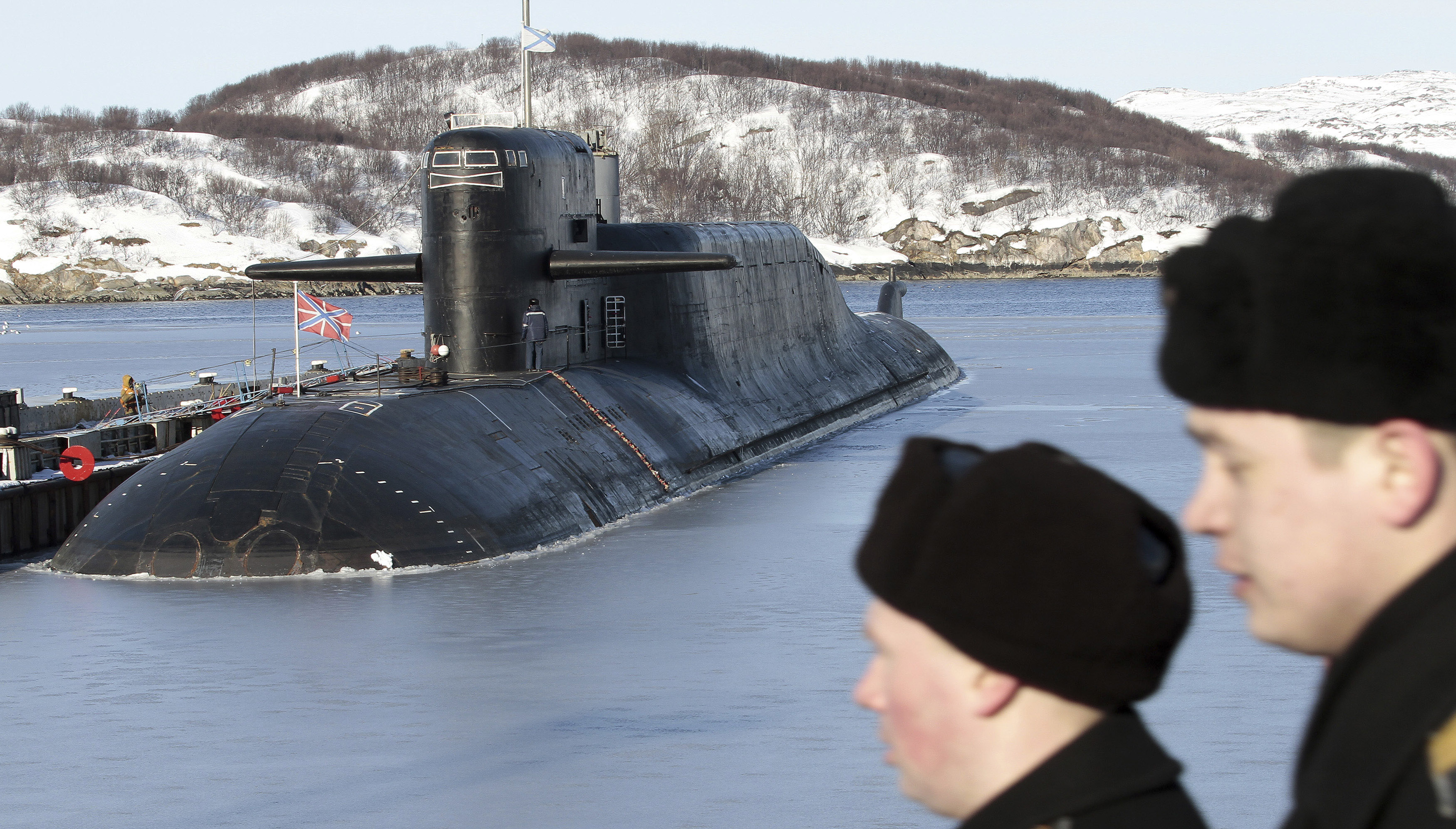 Tàu ngầm hạt nhân Yekaterinburg tại căn cứ hải quân vùng Murmansk - Ảnh: Reuters