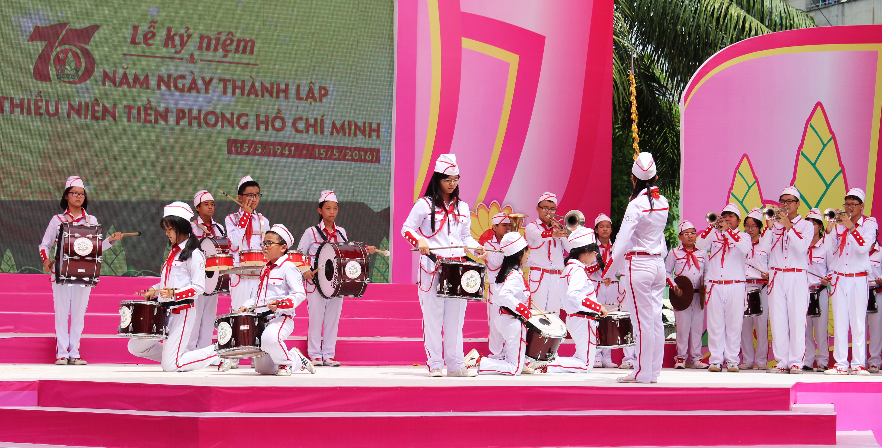 Biểu diễn trống kèn tại ngày hội đội viên toàn thành 14-5 - Ảnh: Q.Linh