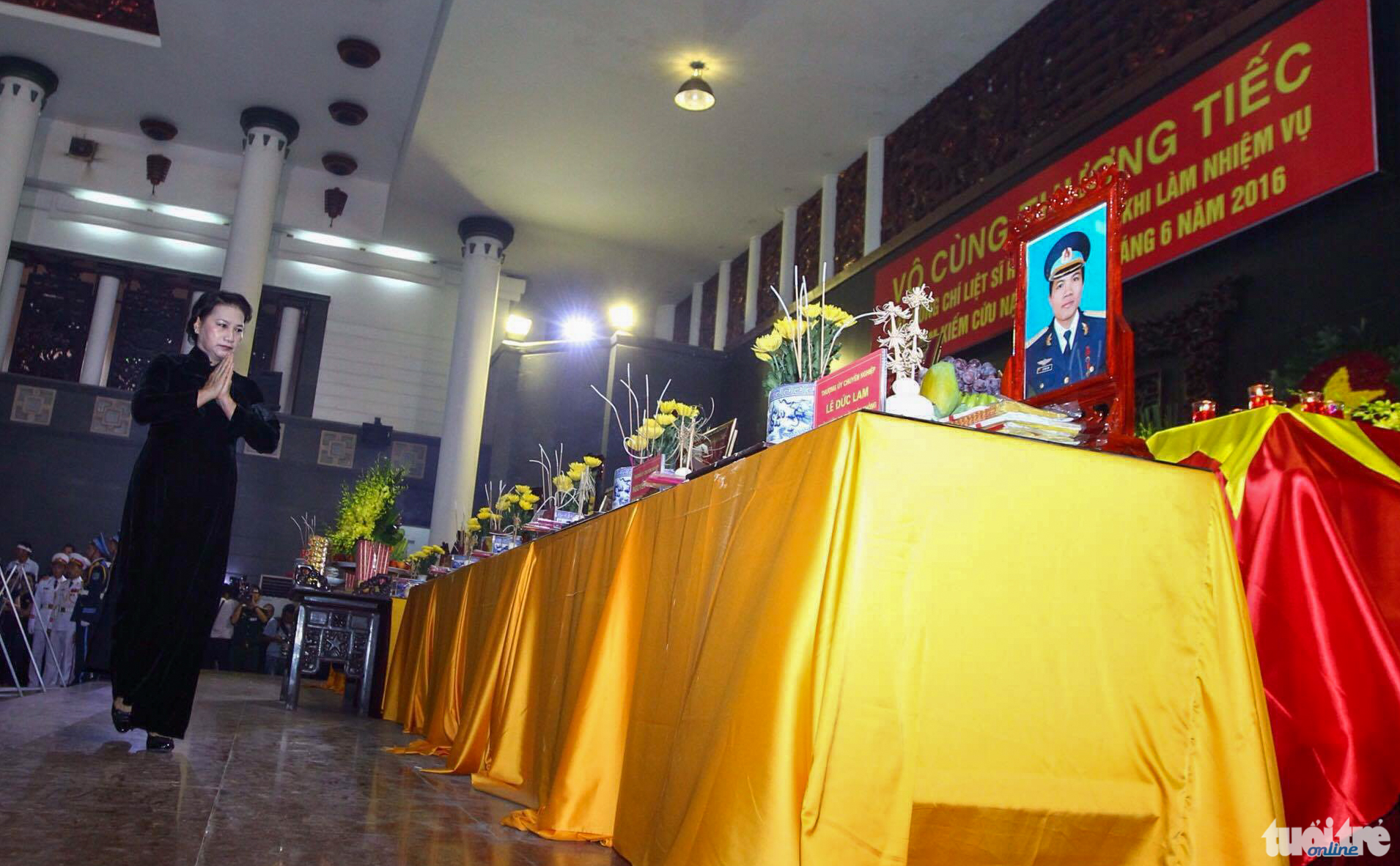 Chủ tịch Quốc hội Nguyễn Thị Kim Ngân tại lễ viếng - Ảnh: NGUYỄN KHÁNH