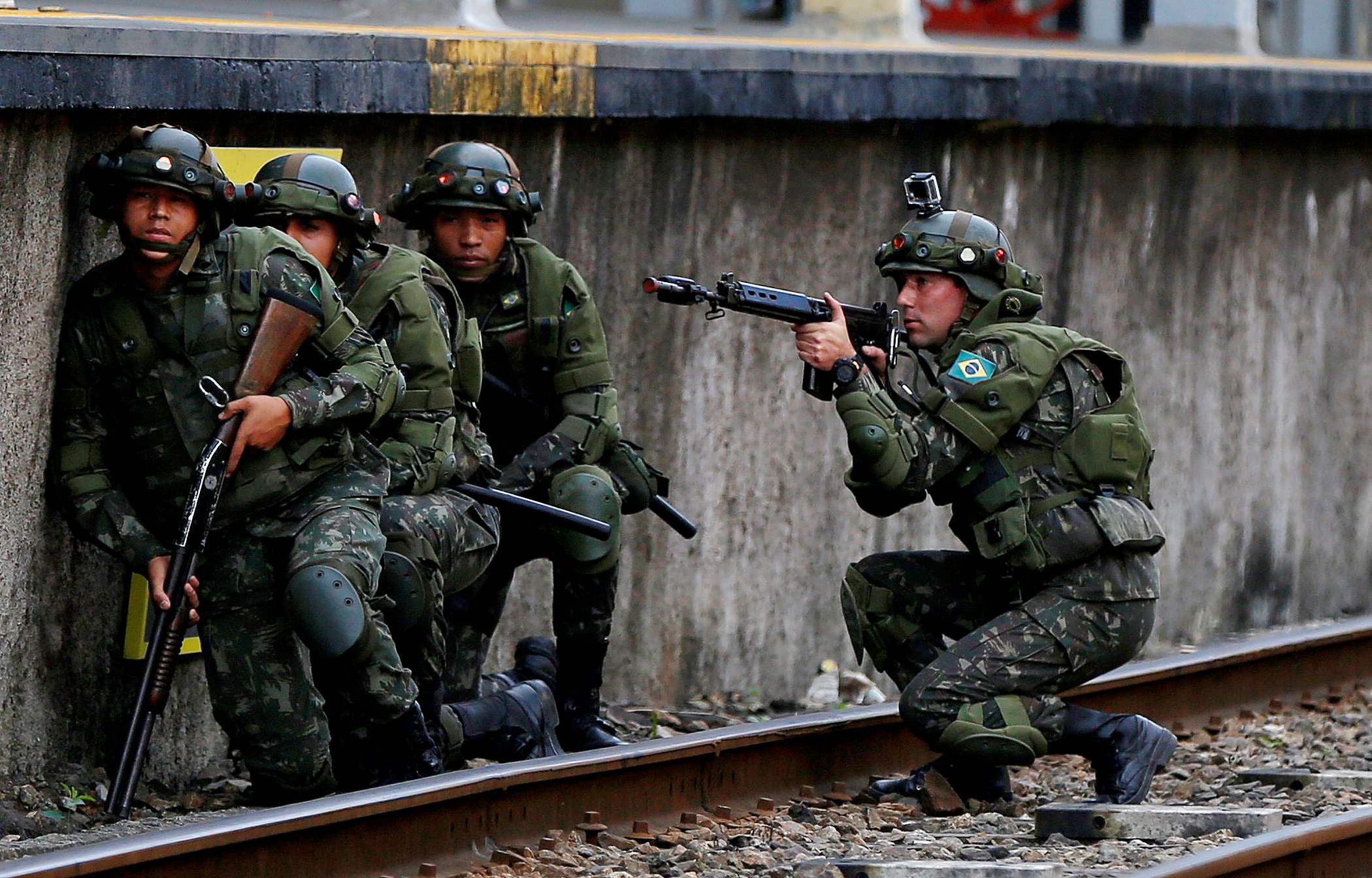 Lực lượng an ninh Brazil trong buổi diễn tập. Ảnh: REUTERS