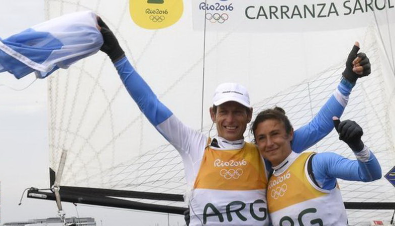 Santiago Lange (trái) và đồng đội Cecilia Carranza. Ảnh: GETTY IMAGES