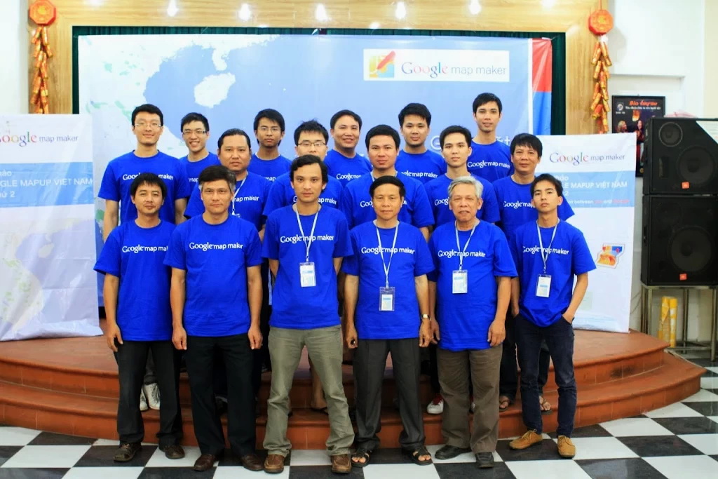 Các thành viên của Google Map Maker Việt Nam chia sẻ kinh nghiệm trong một buổi hội thảo - Ảnh: Google Map Maker Việt Nam