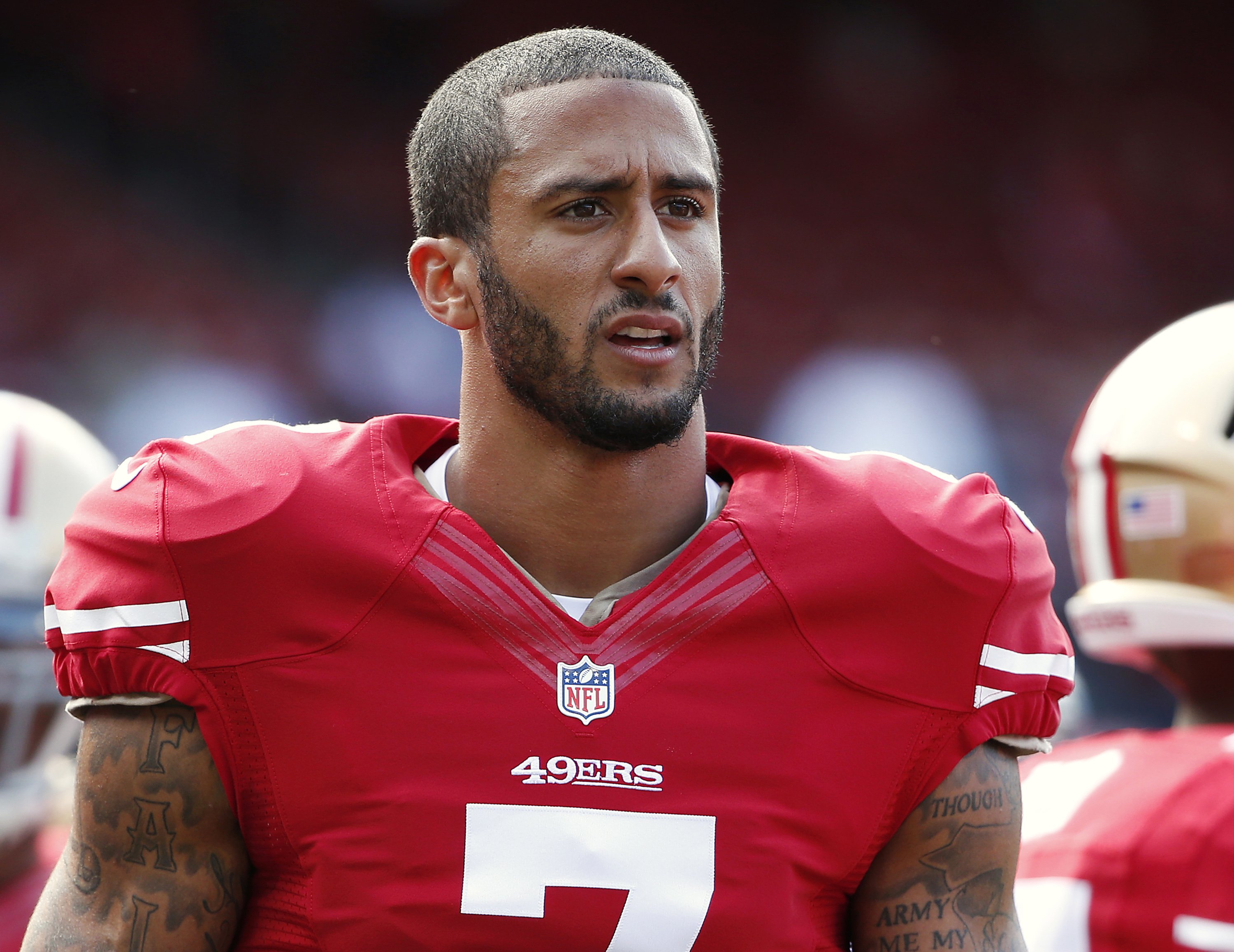 Kaepernick thi đấu trong màu áo CLB San Francisco 49ers. Ảnh: REUTERS 