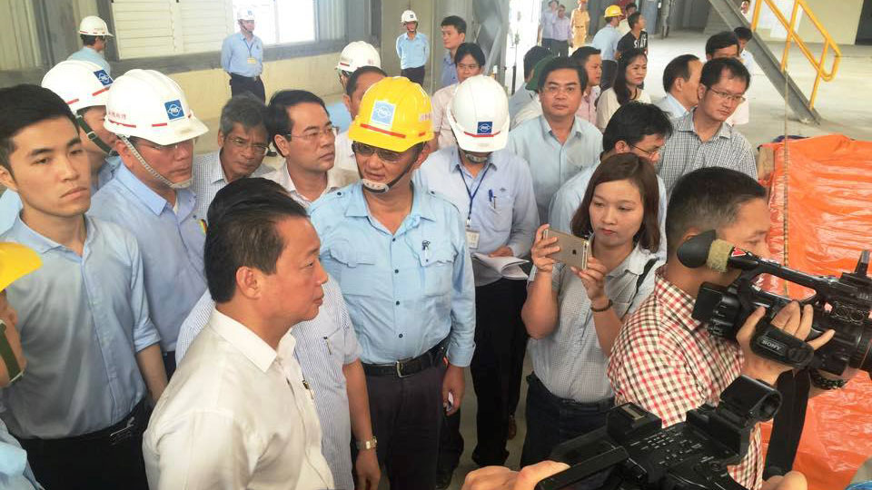 Bộ trưởng TN-MT Trần Hồng Hà kiểm tra nhà máy Formosa Hà Tĩnh - Ảnh: THẮNG DINH