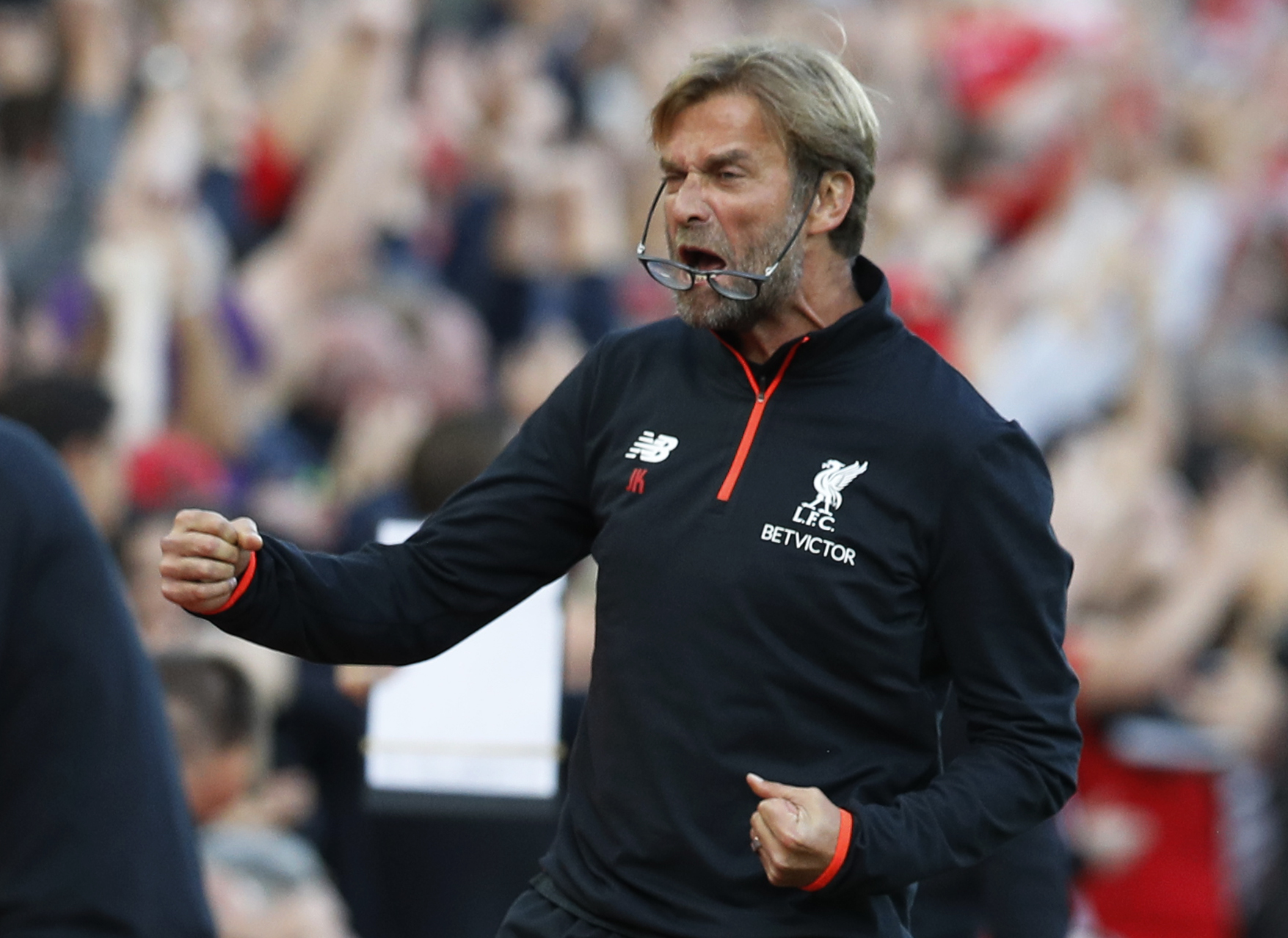 HLV Conte (trái) và Klopp: Ai sẽ thắng trong cuộc đối đầu này?. Ảnh: REUTERS