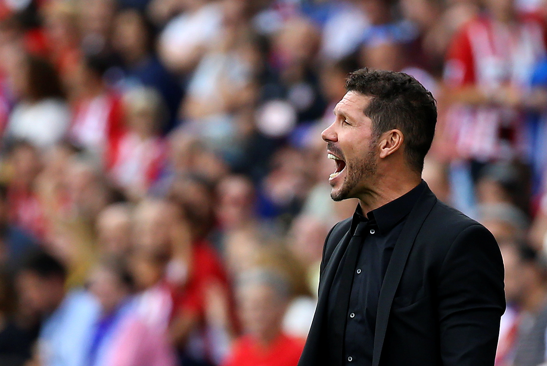 HLV Diego Simeone sẽ lại giúp Atletico Madrid chặn đứng Bayern Munich. Ảnh: REUTERS