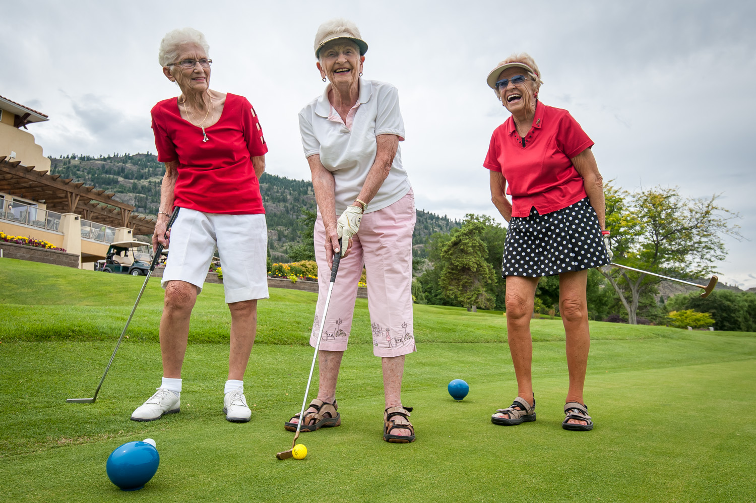 Chơi golf giúp trị nhiều bệnh mãn tính. Ảnh: GOLF UK