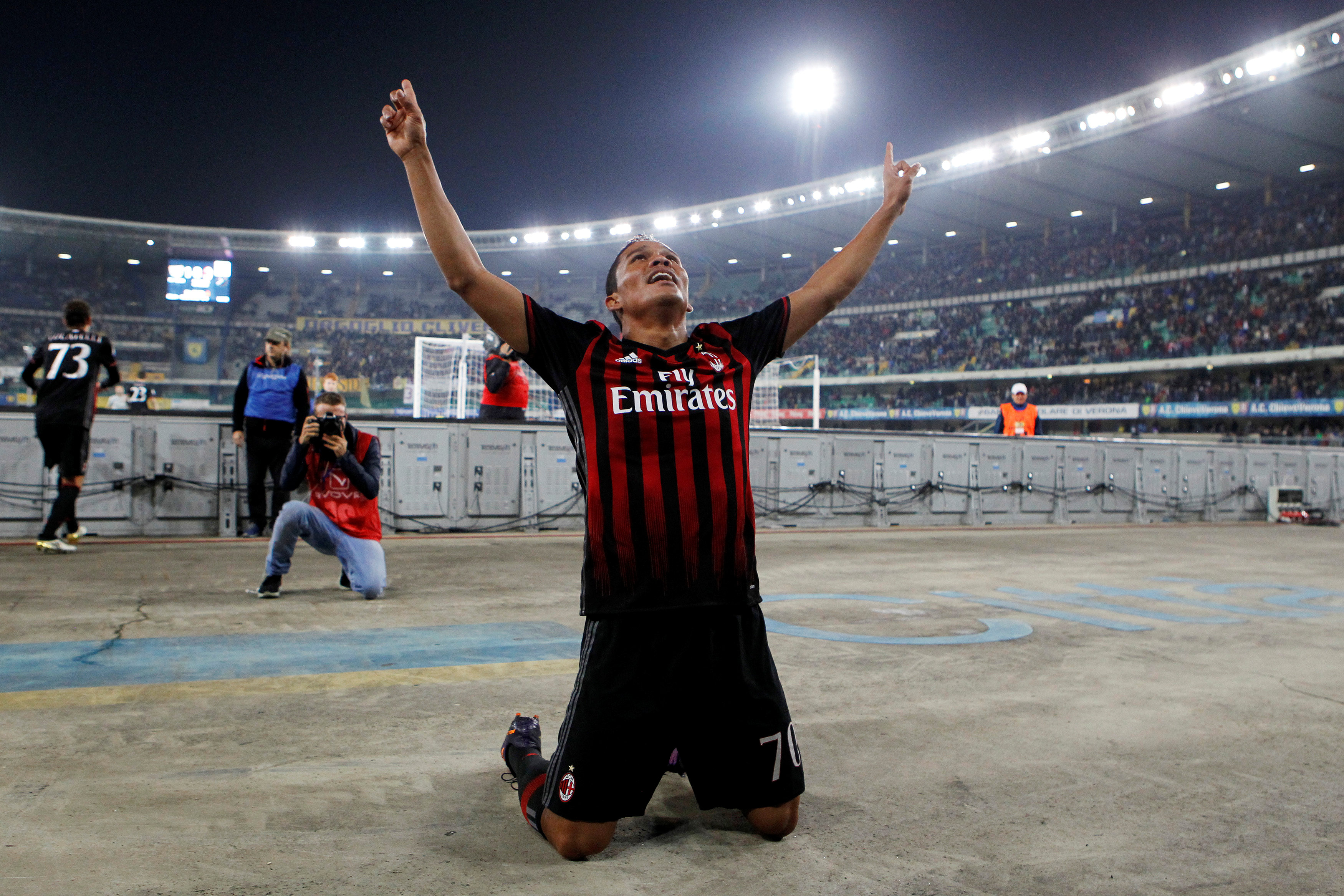 Carlos Bacca sẽ là niềm hy vọng của AC Milan trước Juventus. Ảnh: REUTERS