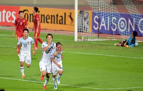 Các cầu thủ Nhật Bản ăn mừng bàn thắng vào lưới VN. Ảnh: AFC