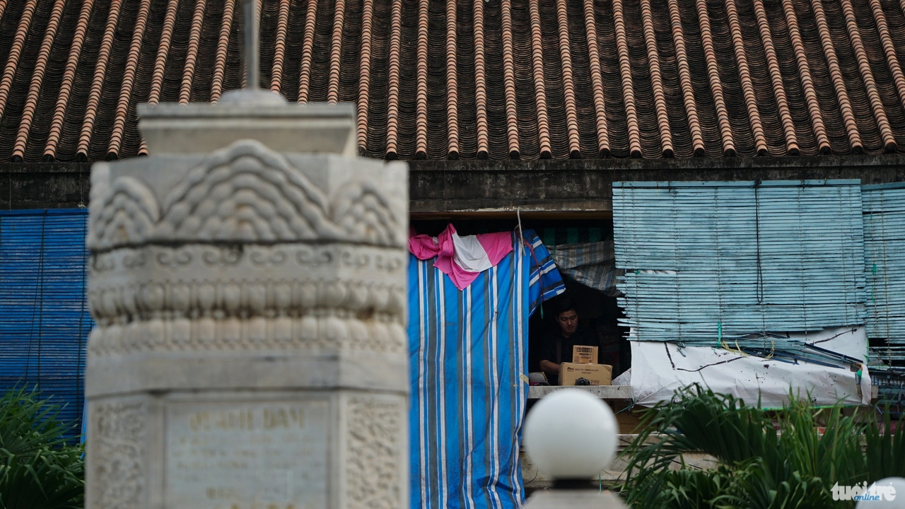 Sau 88 năm tồn tại với hai lần trung tu năm 1992 và 2006 chợ Bình Tây đã xuống cấp trầm trọng - Ảnh: Thuận Thắng