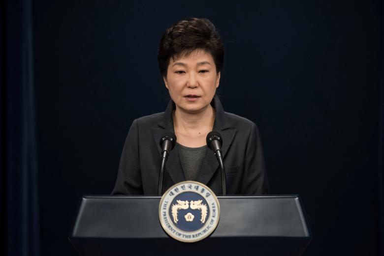 Tổng thống Hàn Quốc Park Geun Hye trong lần phát biểu trước toàn dân hồi đầu tháng 11 - ảnh: Reuters