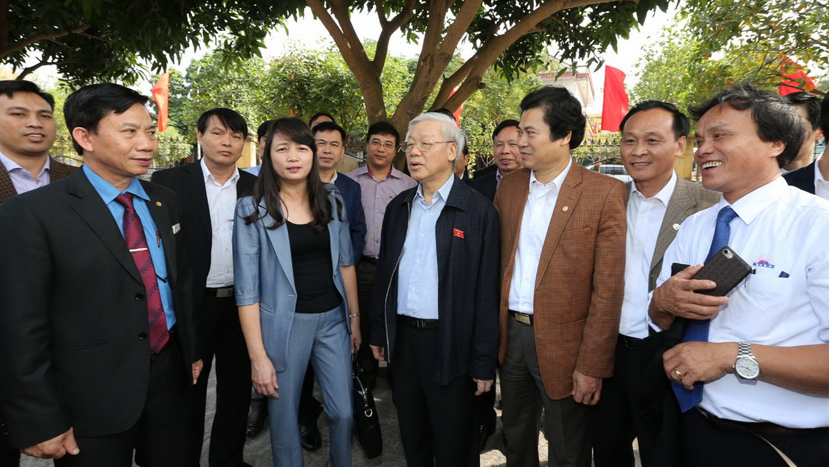 Tổng Bí thư Nguyễn Phú Trọng tiếp xúc cử tri xã Cổ Loa, huyện Đông Anh - Ảnh: TTXVN