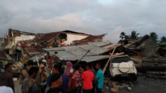 Hình ảnh nhà sập do động đất được chia sẻ trên mạng xã hội - Ảnh: TWITTER