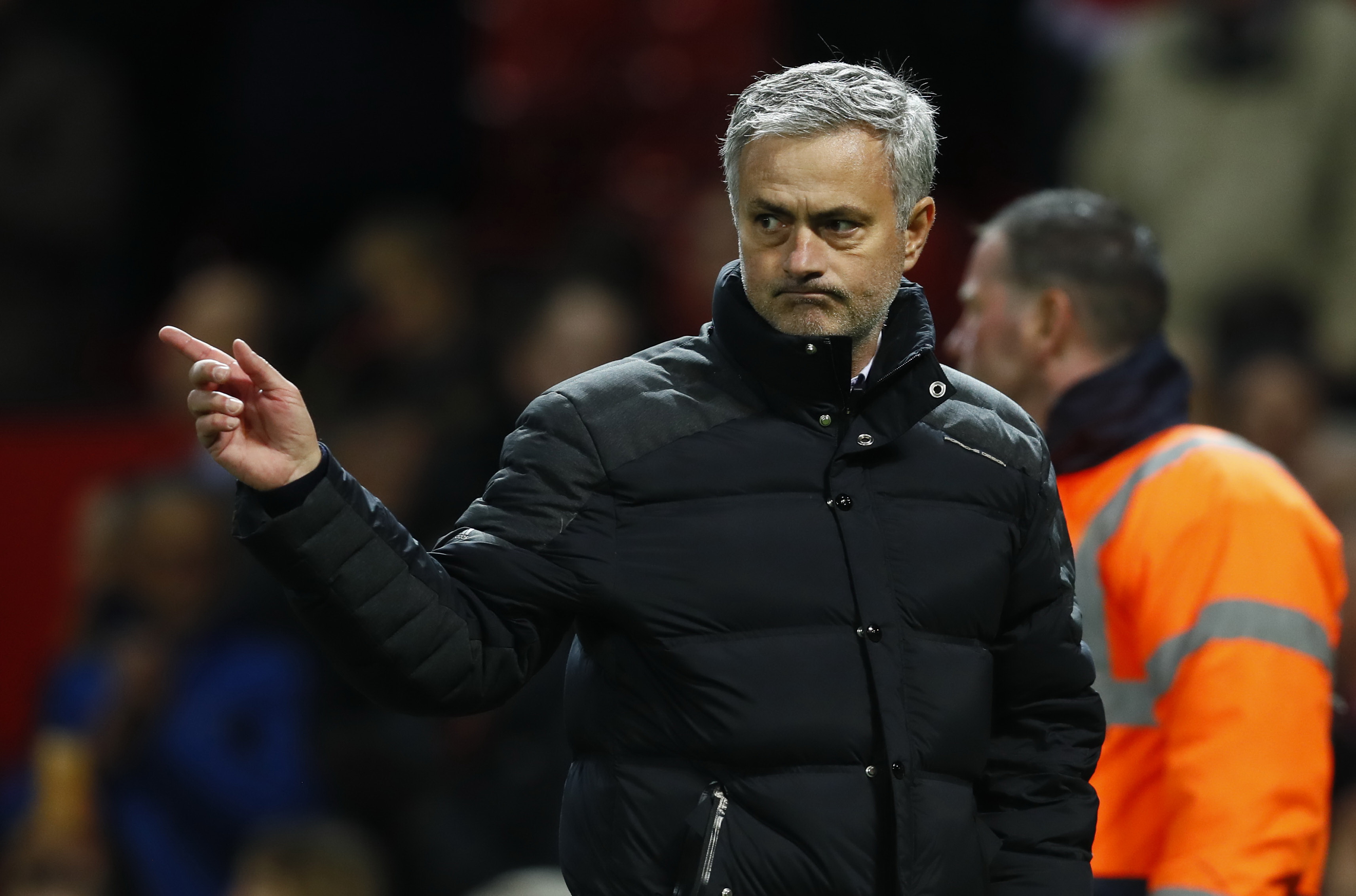 HLV Mourinho trong trận M.U thắng Tottenham 1-0. Ảnh: REUTERS