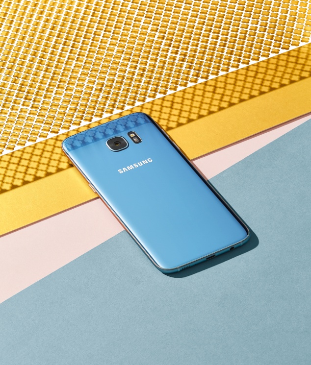 Bứt phá giới hạn bản thân bằng phụ kiện Galaxy S7 edge Xanh Coral với màu sắc thời thượng và tính năng vượt trội