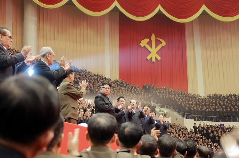 Ông Kim Jong Un tuyên bố Bình Nhưỡng sắp tiến tới giai đoạn thử ICBM đủ sức bắn tới Mỹ - ảnh KCNA