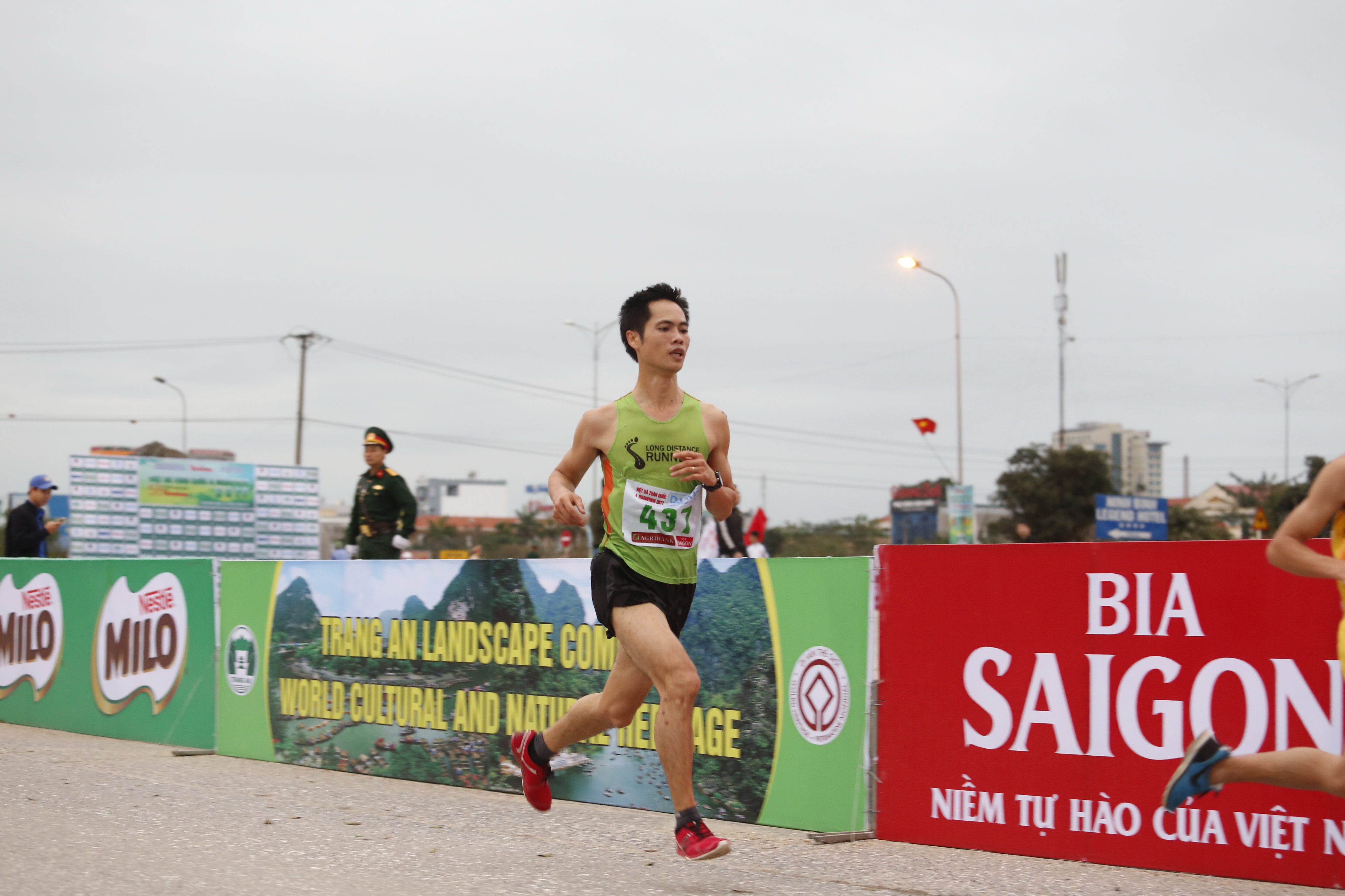 “Dị nhân” chạy siêu marathon 100 km Cao Ngọc Hà. Ảnh: NHƯ Ý