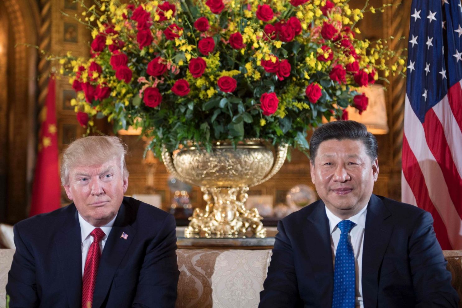 Tổng thống Mỹ Donald Trump (trái) và Chủ tịch Trung Quốc Tập Cận Bình - Ảnh: Reuters