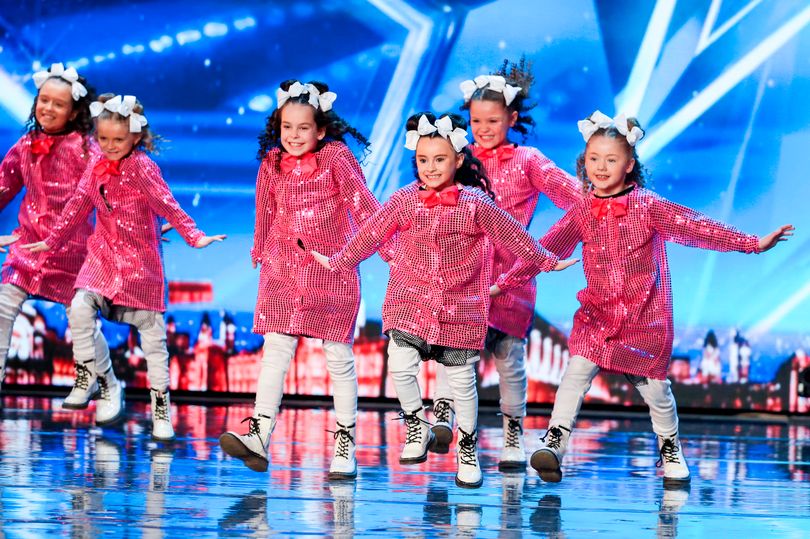 Trẻ em biểu diễn trên sân khấu Britian's Got Talent - Ảnh: ITV
